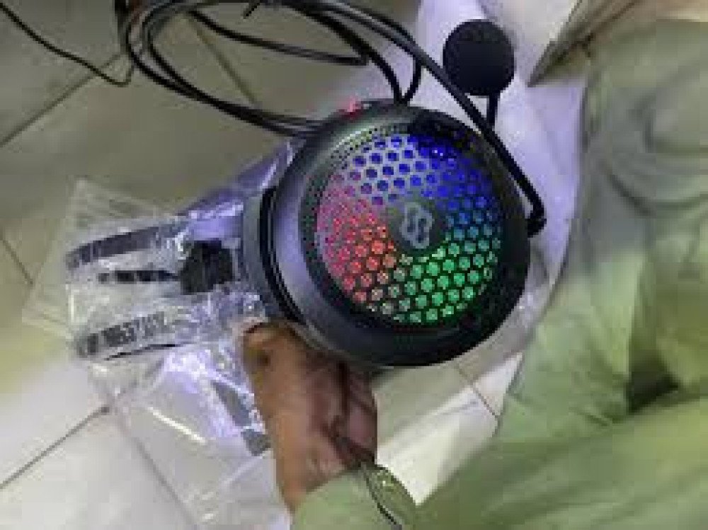 E21 Headphone Full RGB gaming headset Active Noise Cancelling stereo sound for Play Station Game PC Chat laptop Gaming Headset with Mic, LED Lights, Volume Control for Smart Phone, Laptops,Ma